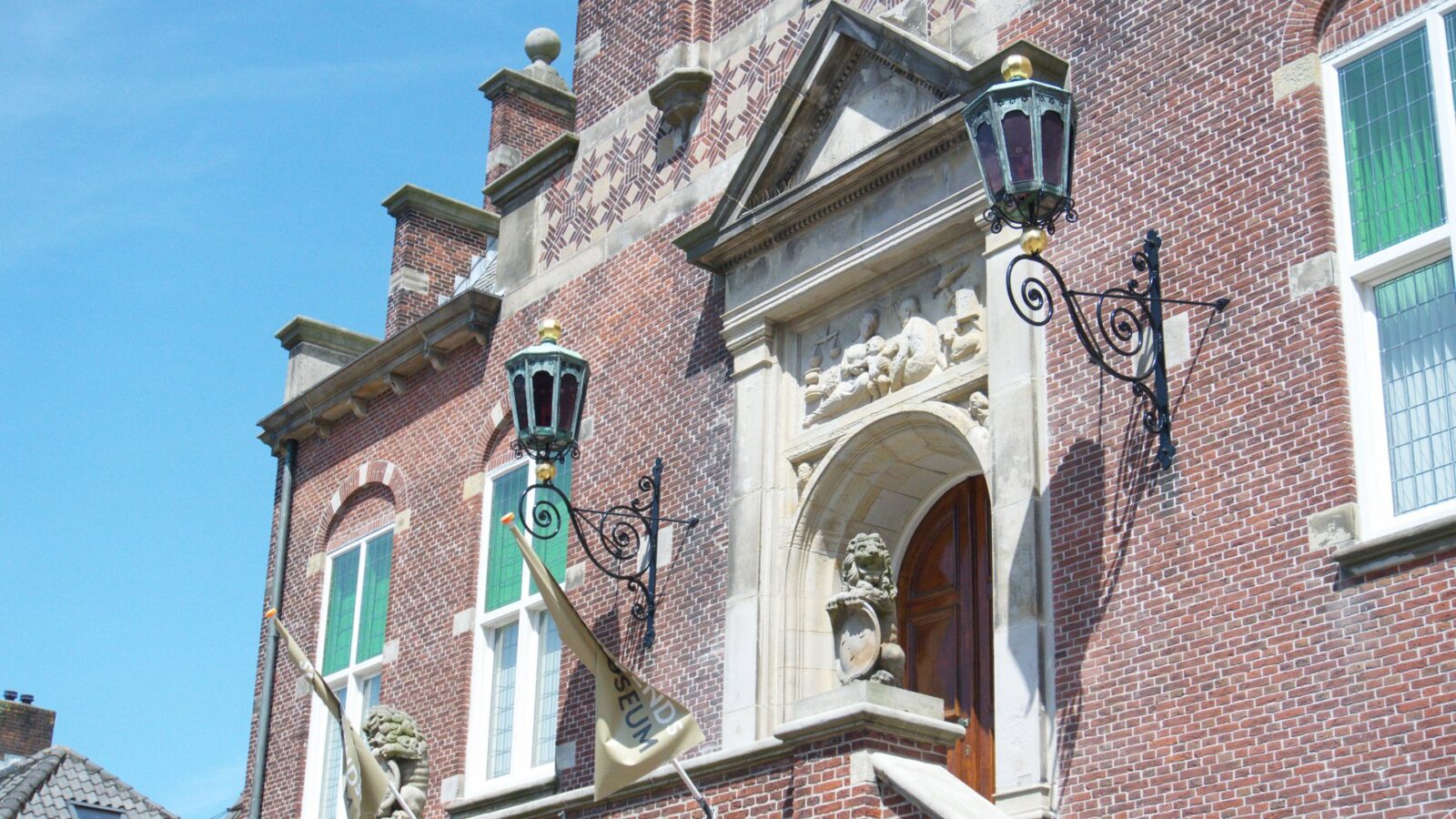 Het bordes van het Purmerends Museum