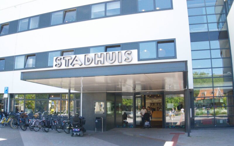 De entree van het Stadhuis in Purmerend